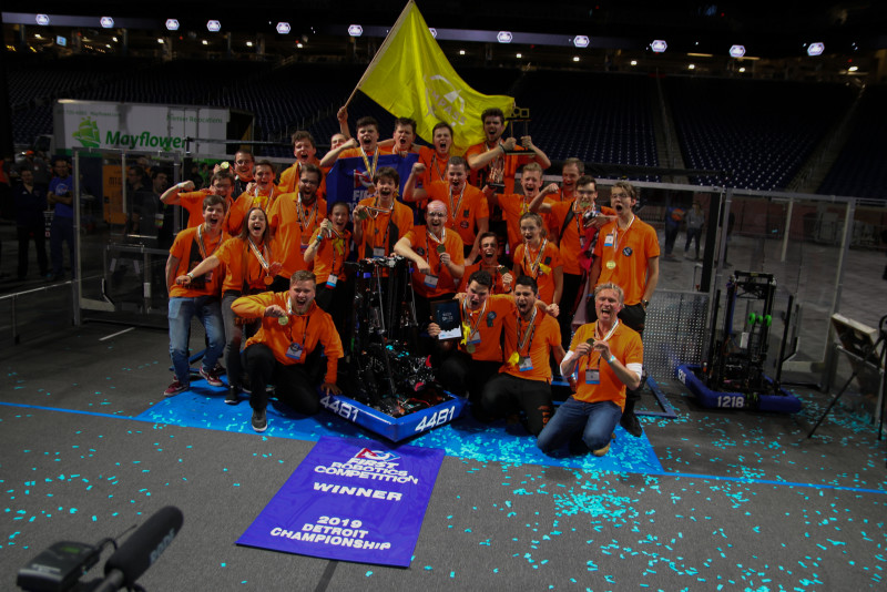 Nederlands scholierenteam wint roboticawedstrijd in Florida (VS) - Engineers Online